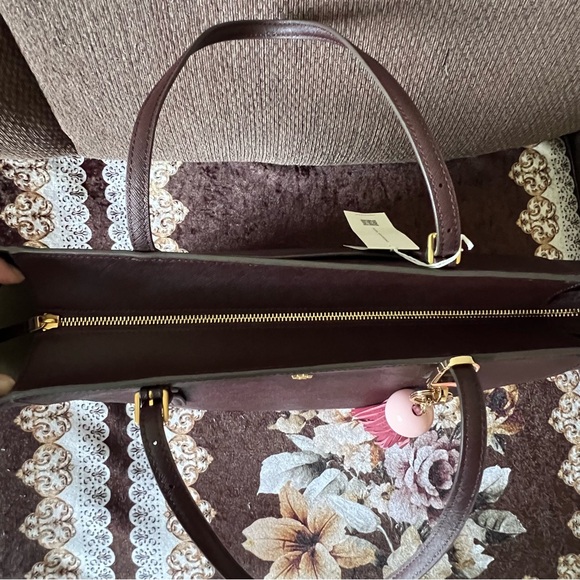 TORY BURCH Large Emerson Saffiano Leather Tote Bag With Removable Tassel NWT - Picture 9 of 16